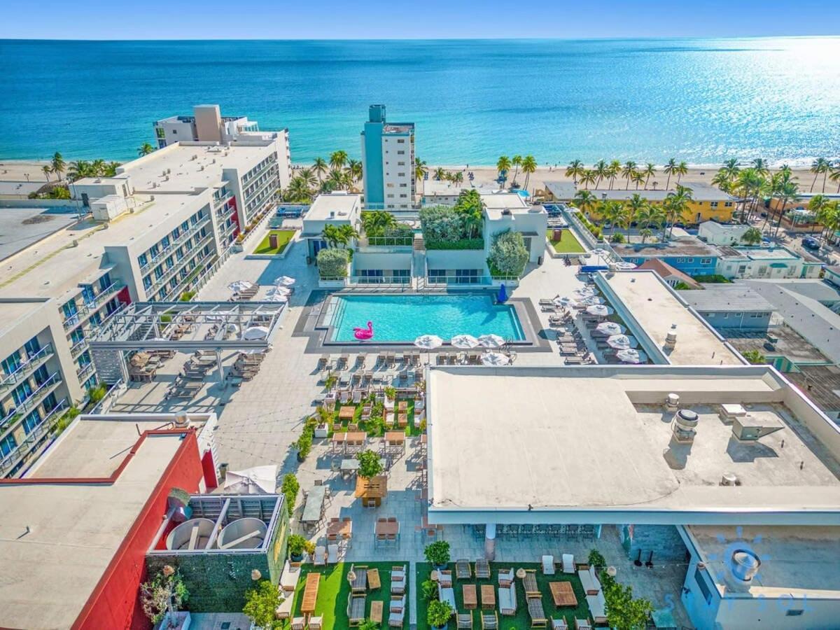 Perfect Relax - Rooftop Pool - Gym - Hot Tub Apartment
